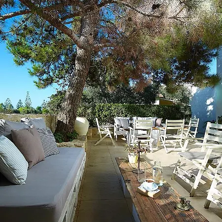 Irida Hotel
